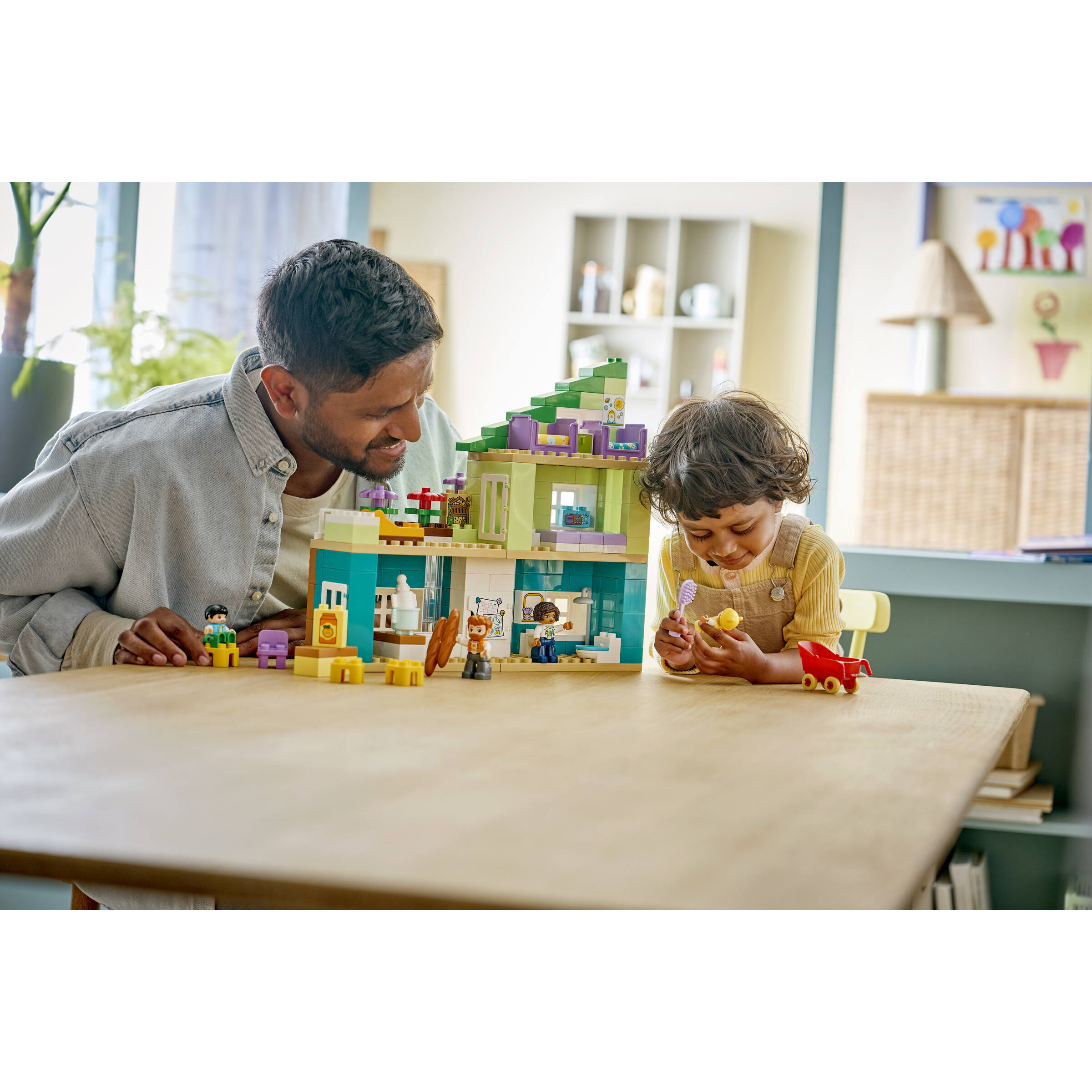 3 In 1 Modern Family House With Figures - Image 9