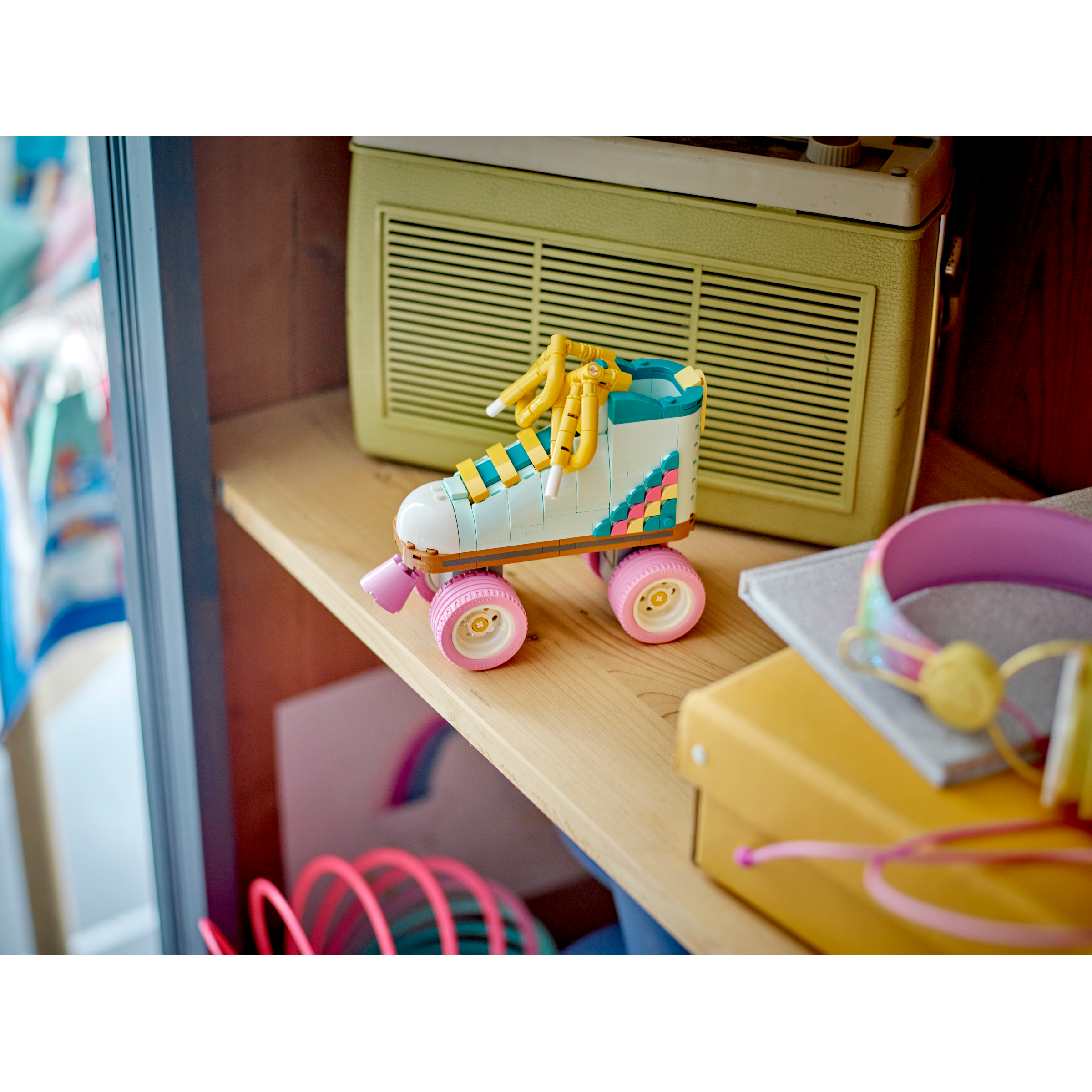 Retro Roller Skate - Image 10