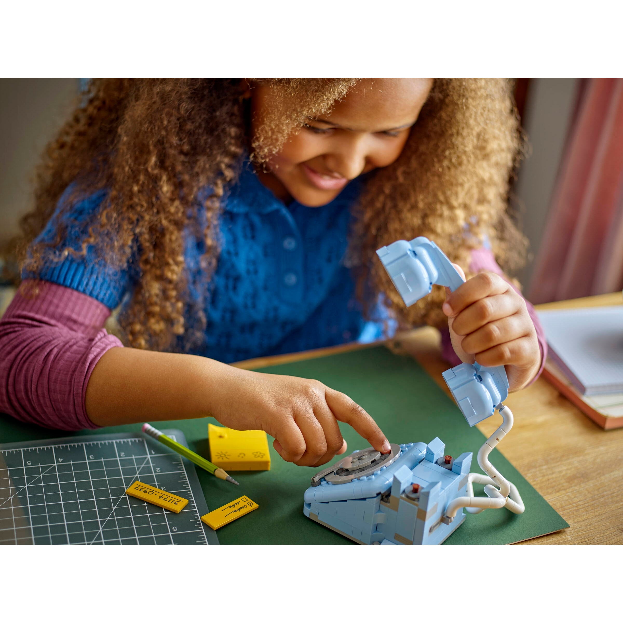 Retro Telephone - Image 11