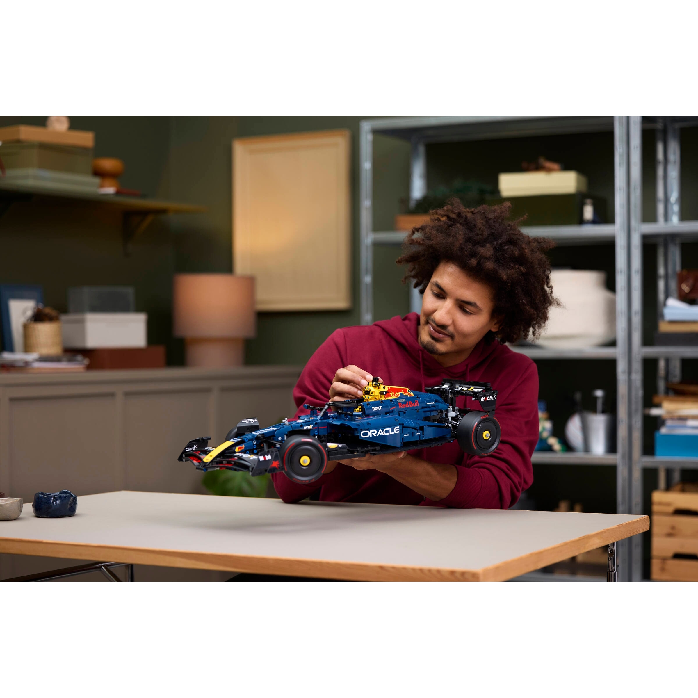 Oracle Red Bull Racing Rb20 F1 Car - Image 9