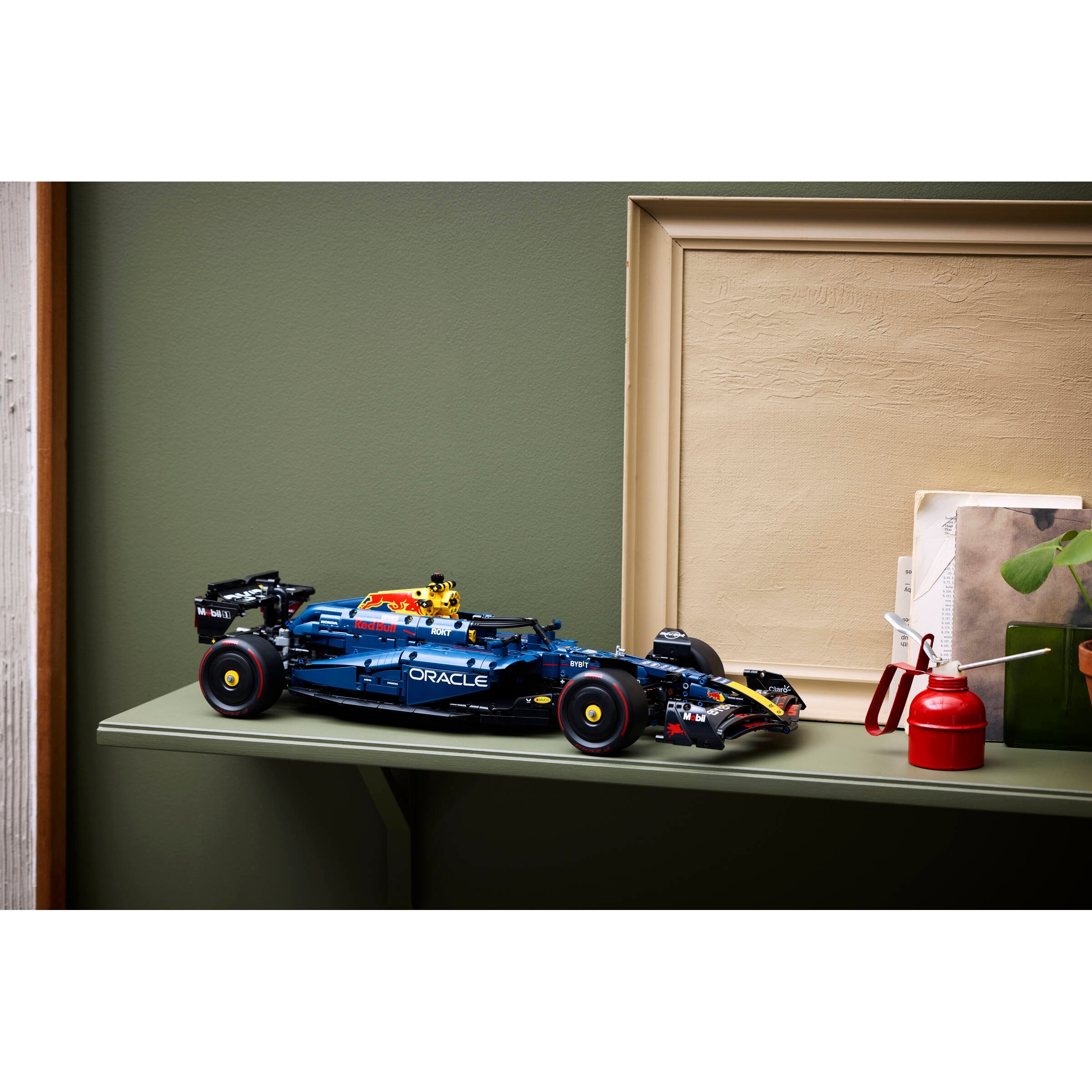 Oracle Red Bull Racing Rb20 F1 Car - Image 12