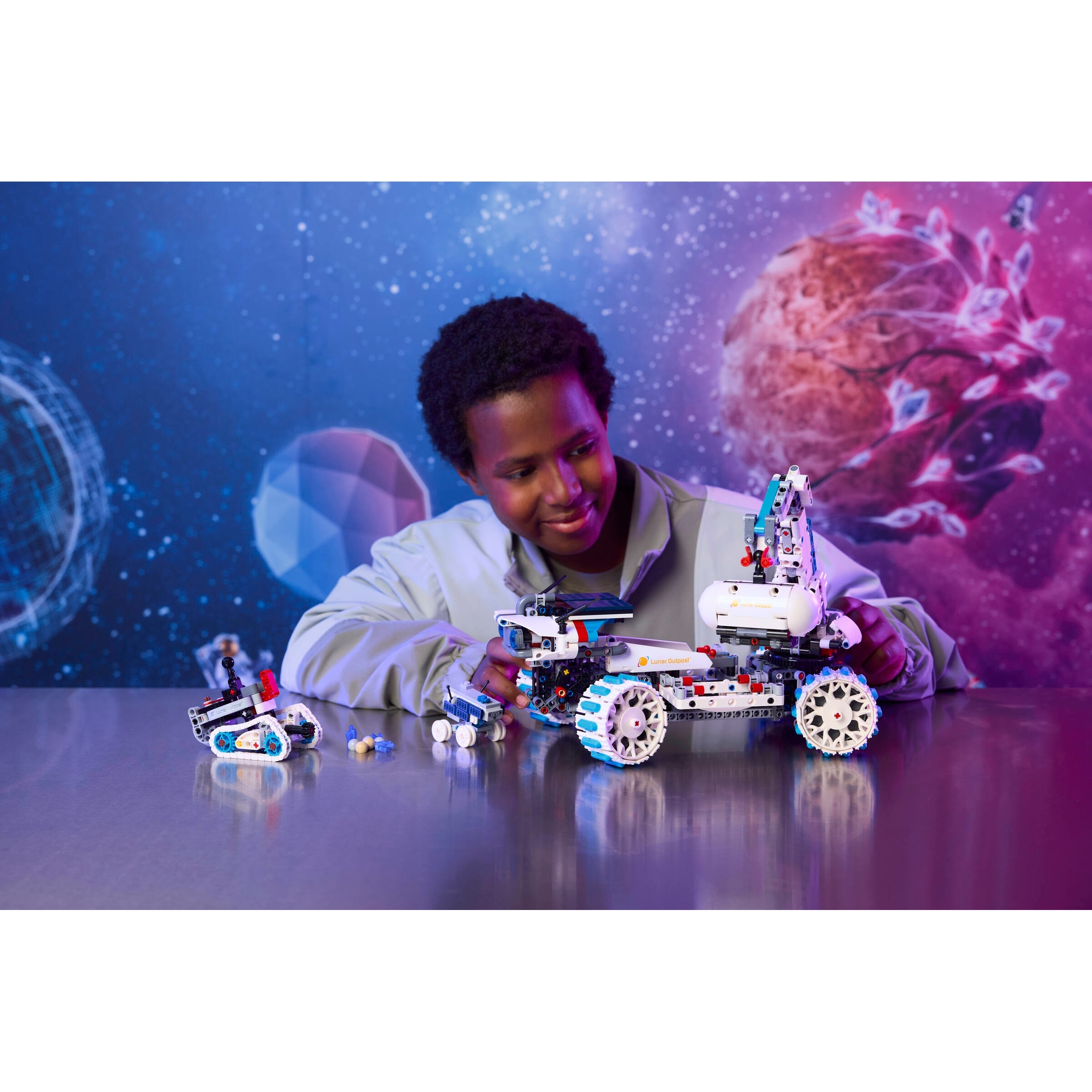 Lunar Outpost Moon Rover Space Vehicle - Image 8