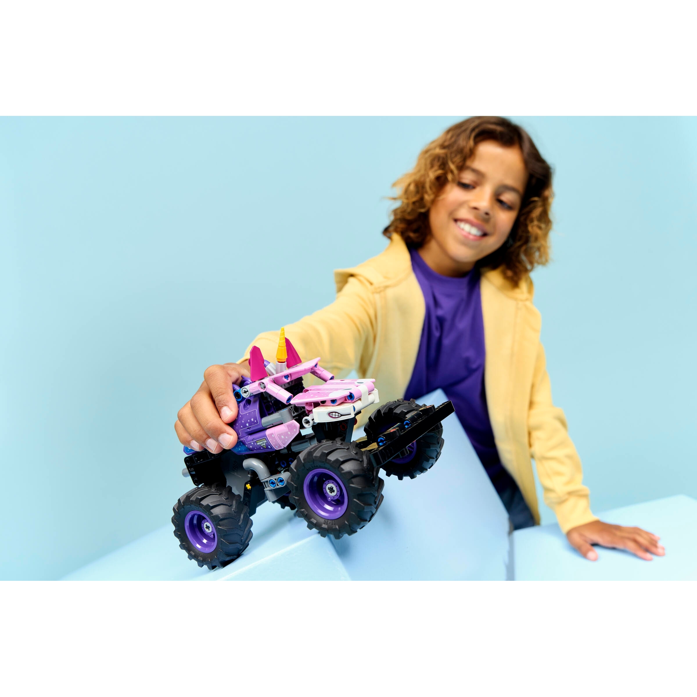 Monster Jam Sparkle Smash Pull-Back - Image 6