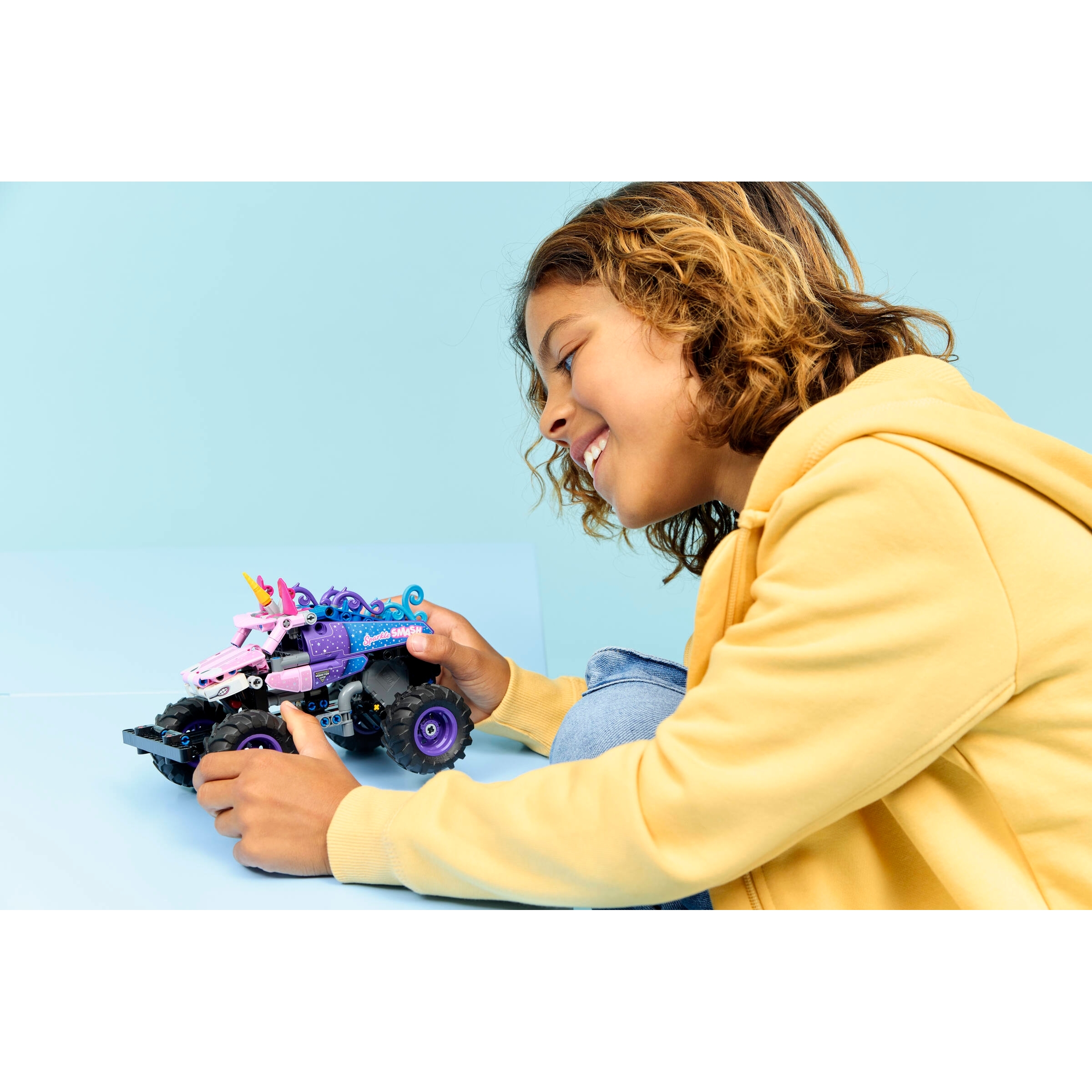 Monster Jam Sparkle Smash Pull-Back - Image 10