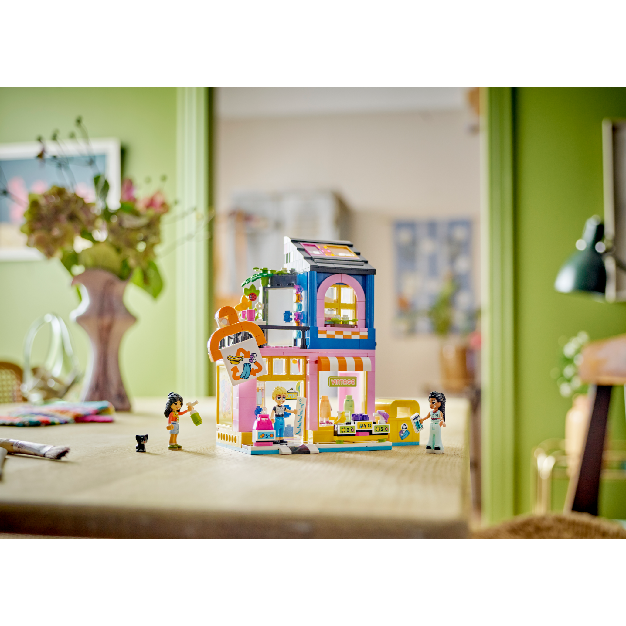 Vintage Fashion Store - Image 12