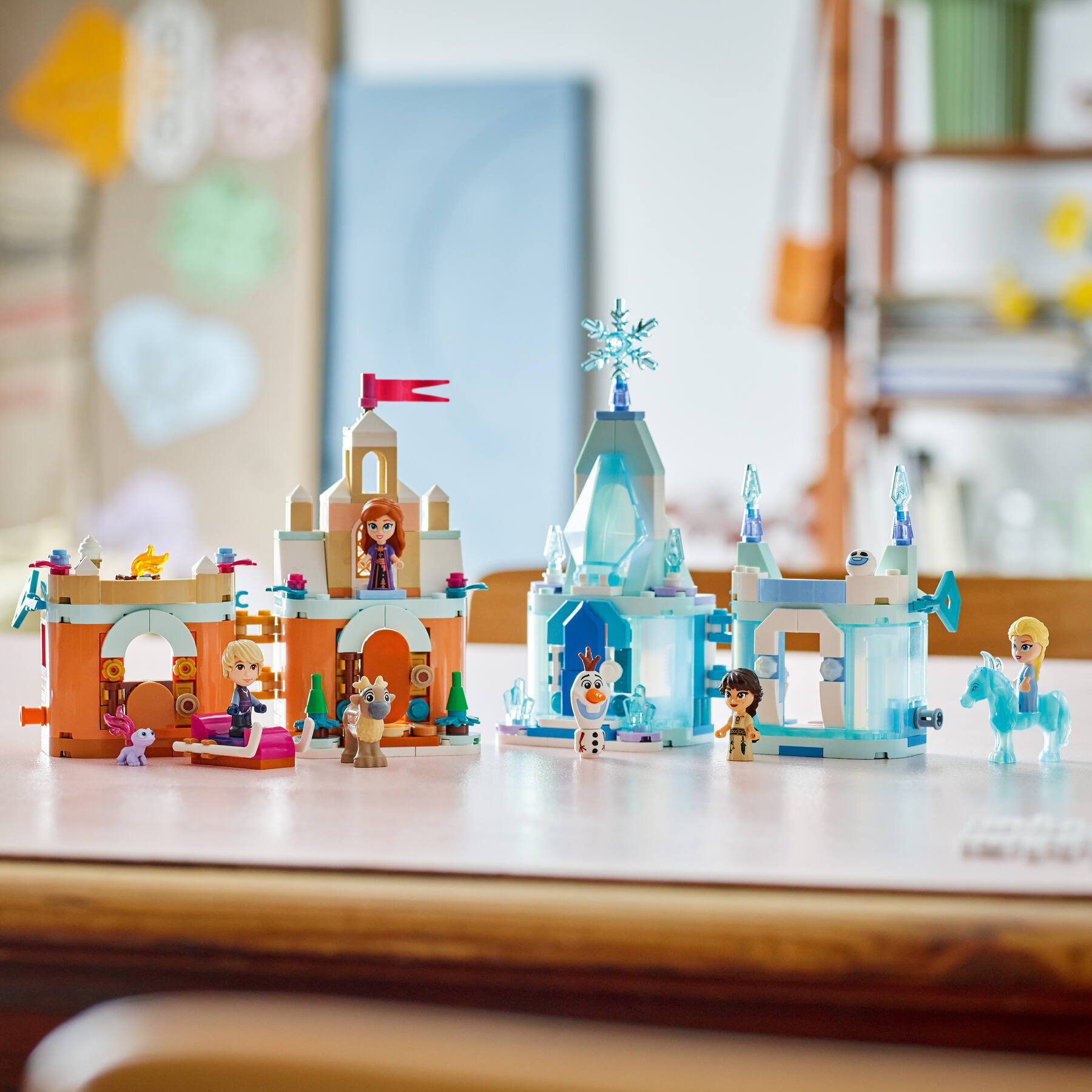 Mini Arendelle Castle & Elsa's Ice Palace - Image 10