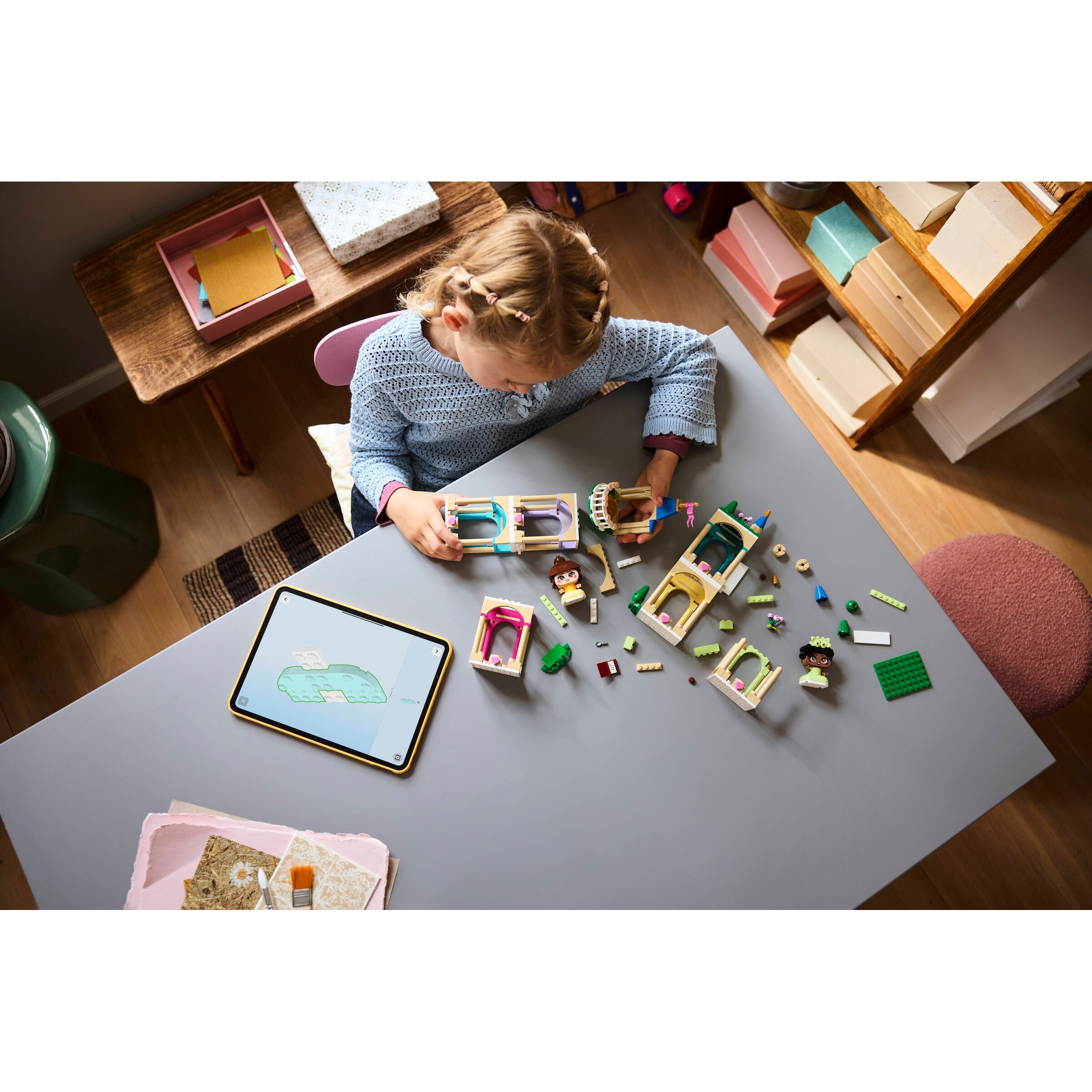 Mini Belle & Tiana With Castle - Image 10