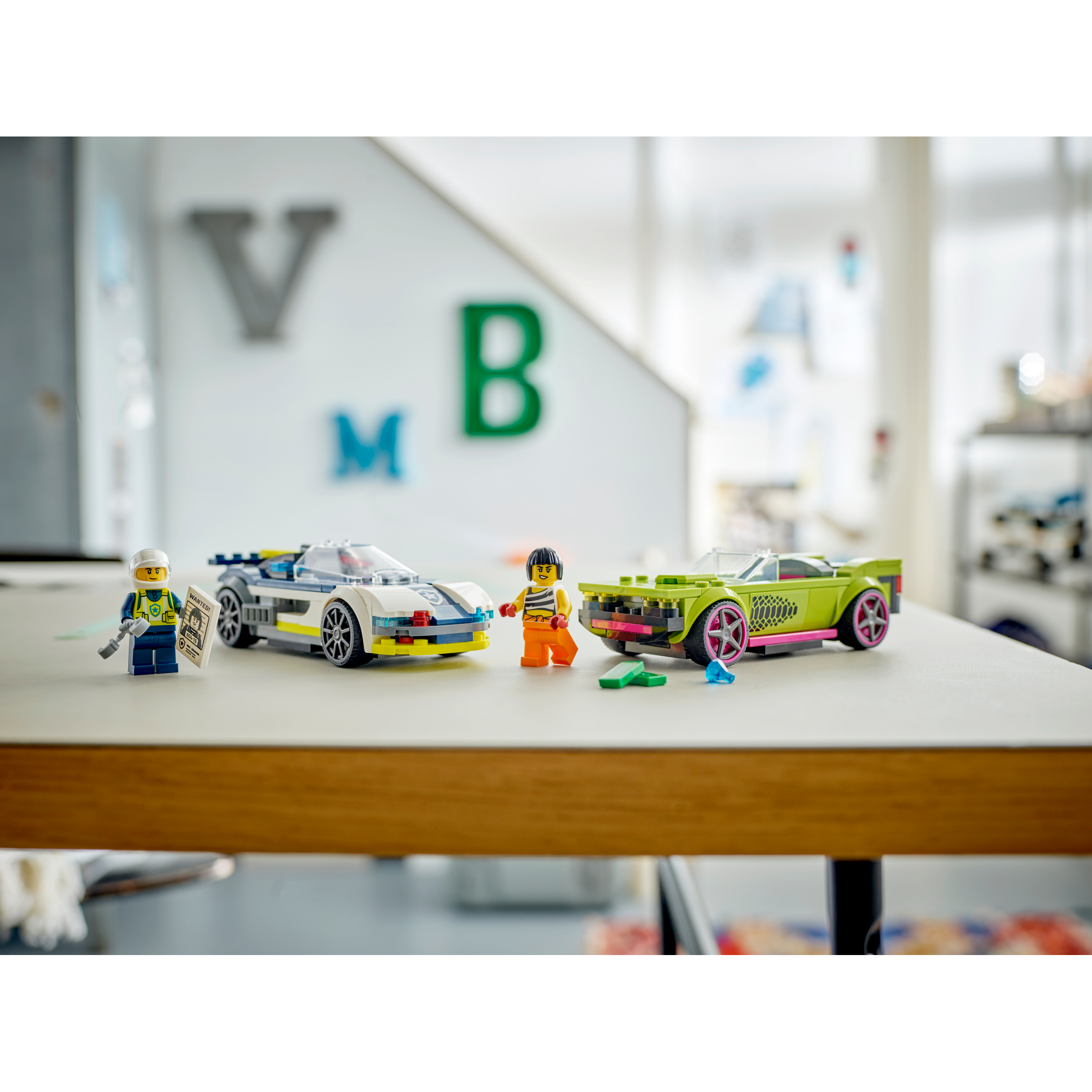 Police Car And Muscle Car Chase - Image 8