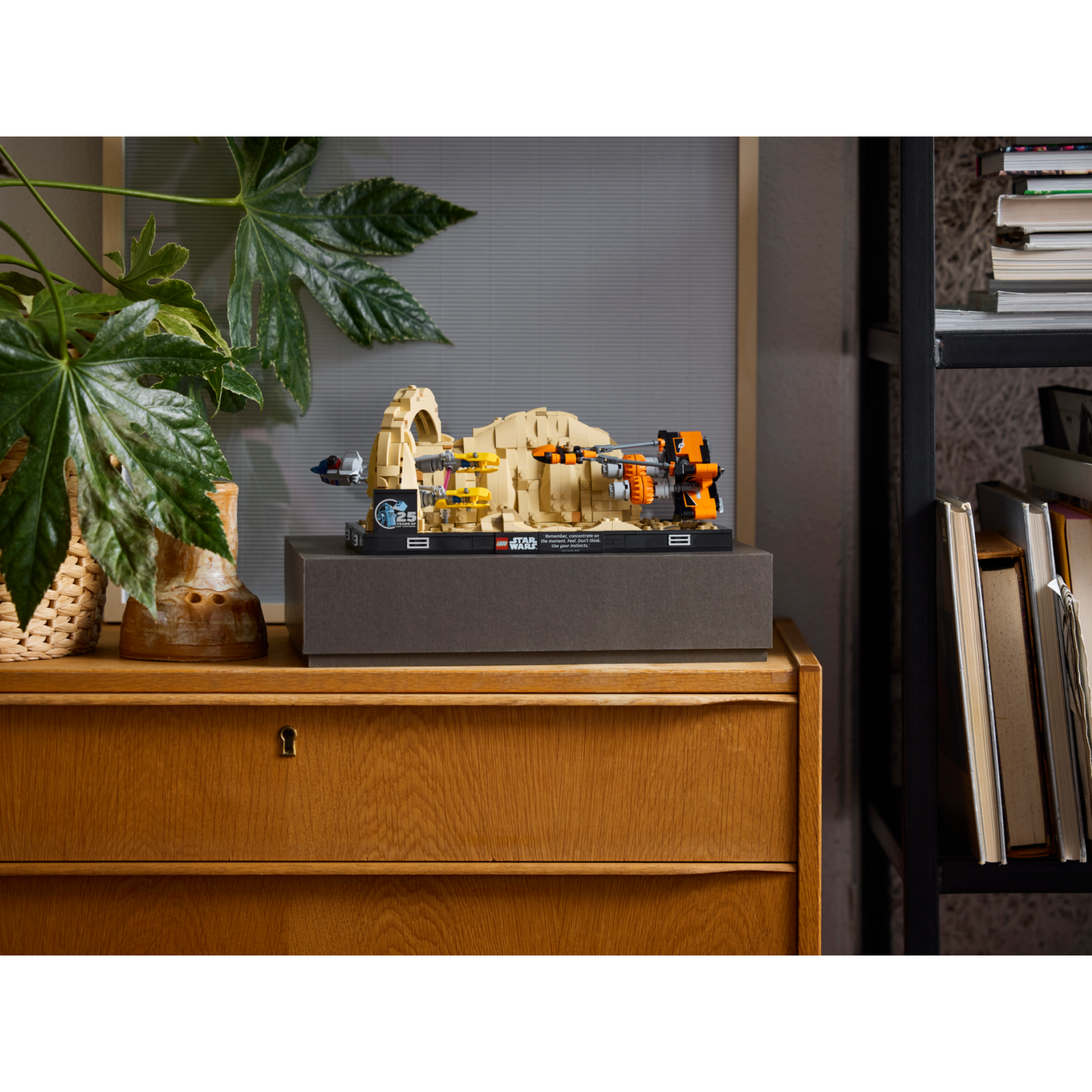 Mos Espa Podrace Diorama - Image 7