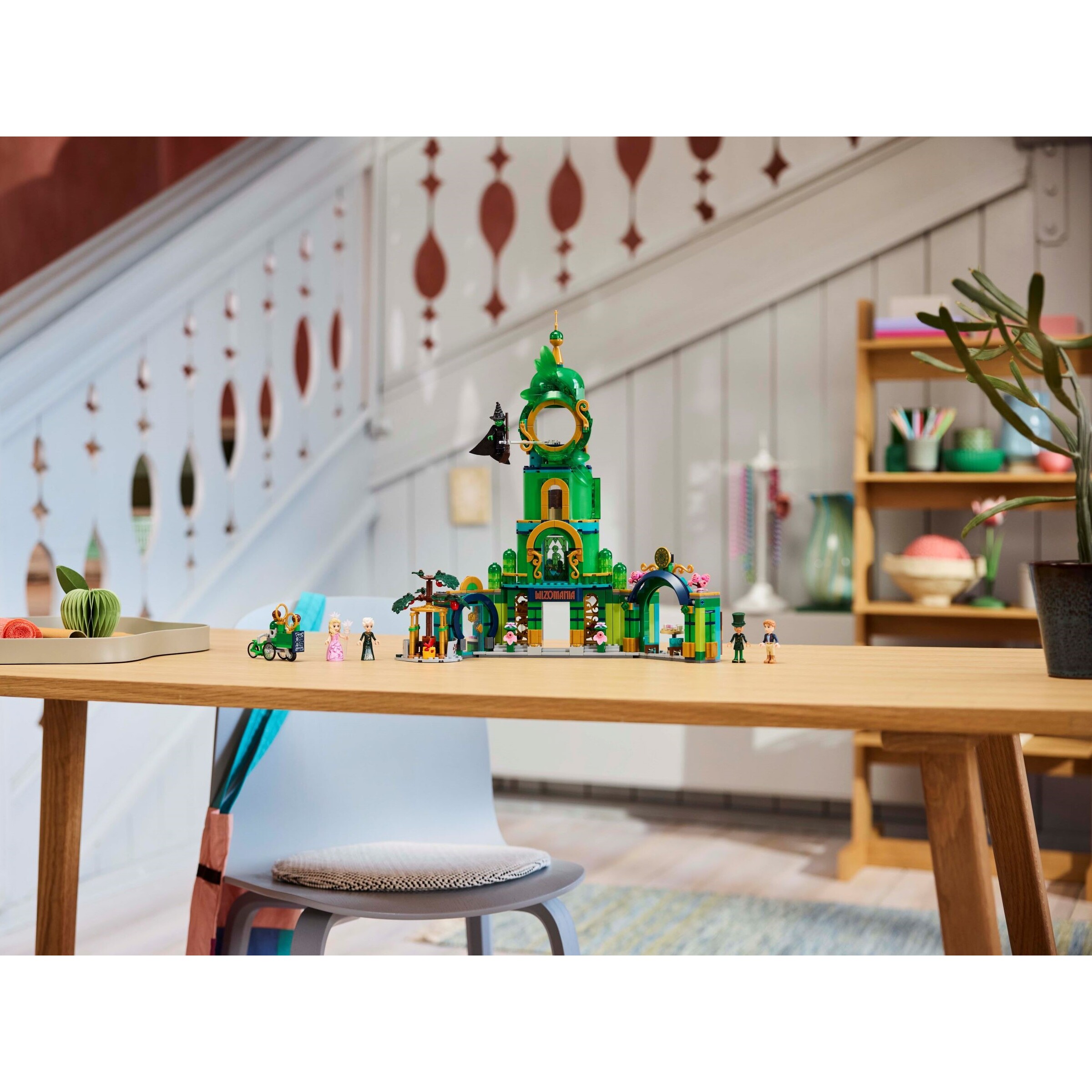 Welcome To Emerald City - Image 12