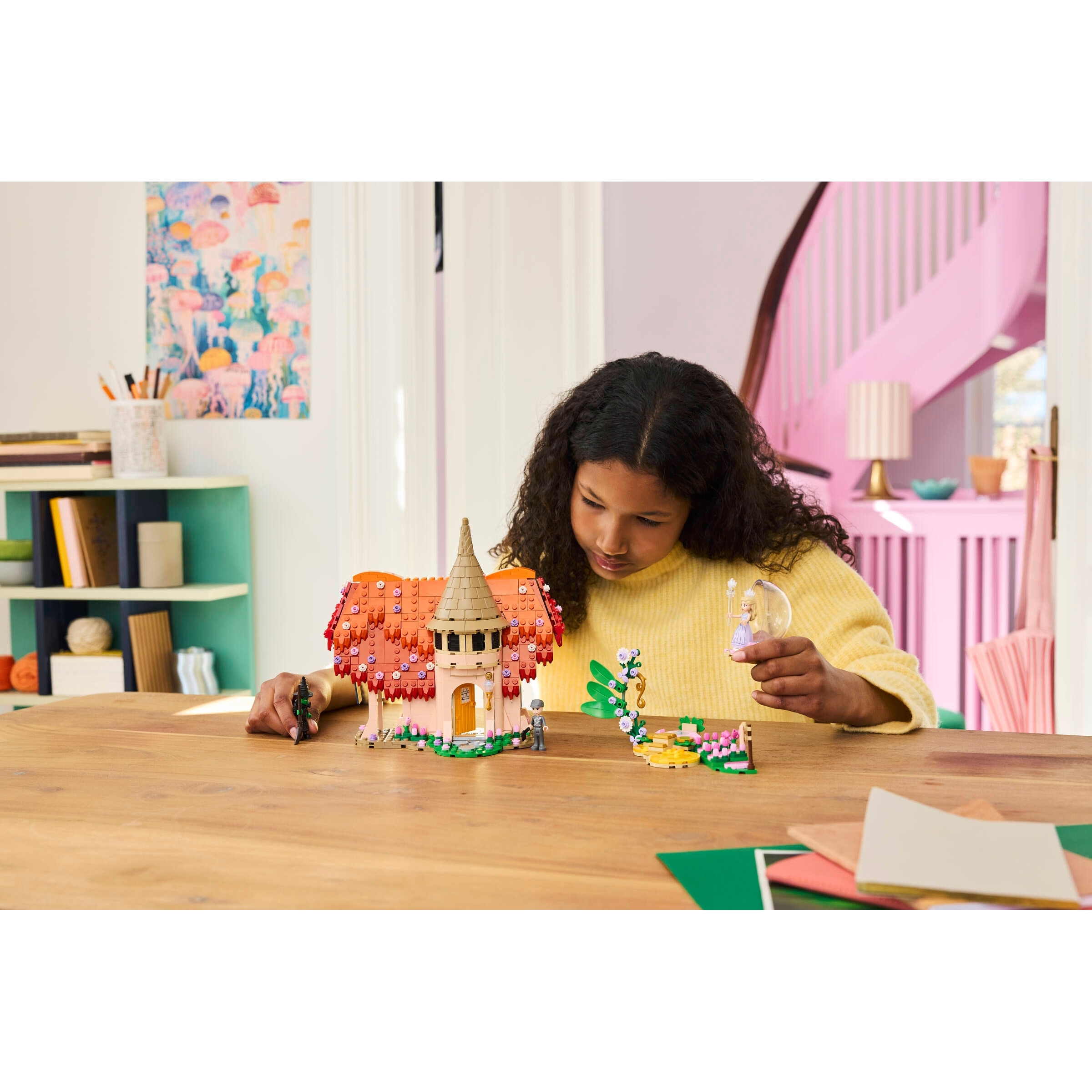 Glinda & Elphaba Visit Munchkinland - Image 7