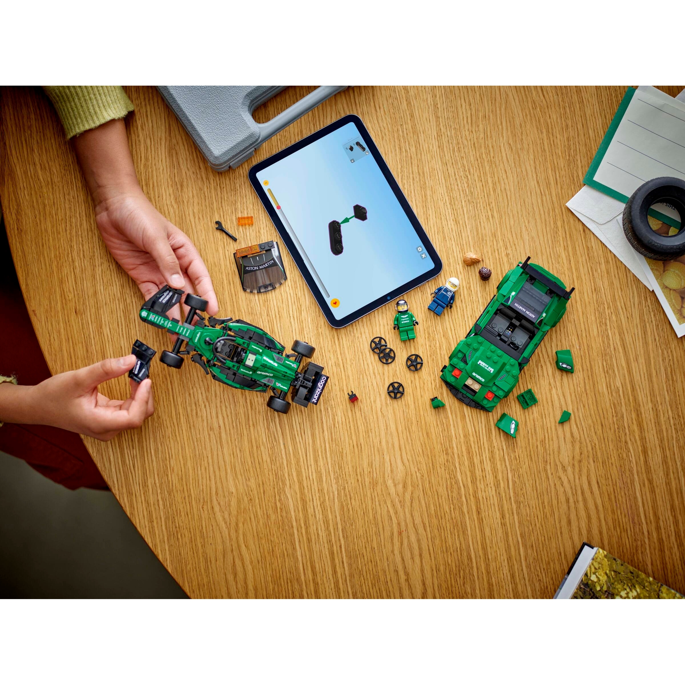 Aston Martin Safety Car & Amr23 - Image 10