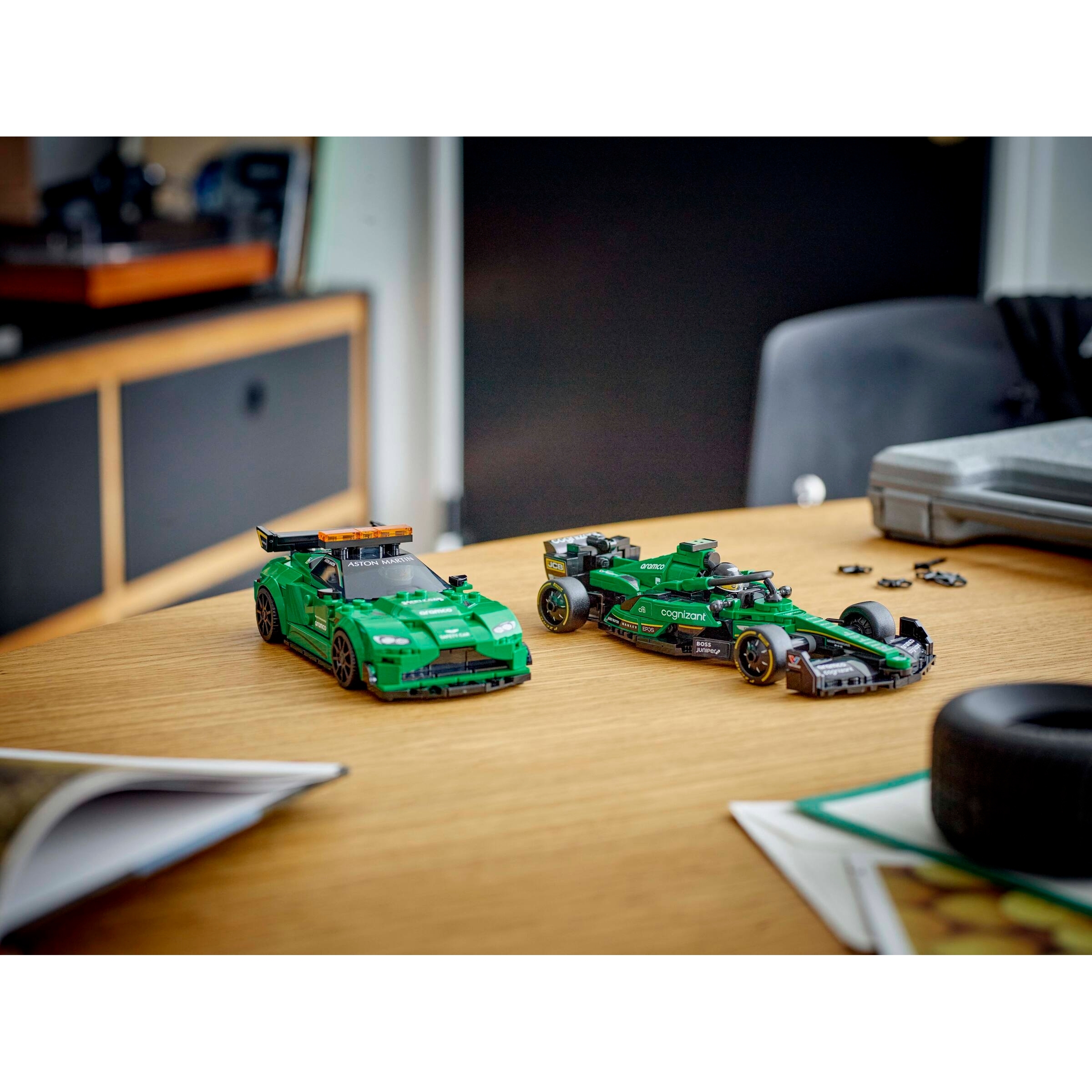 Aston Martin Safety Car & Amr23 - Image 11