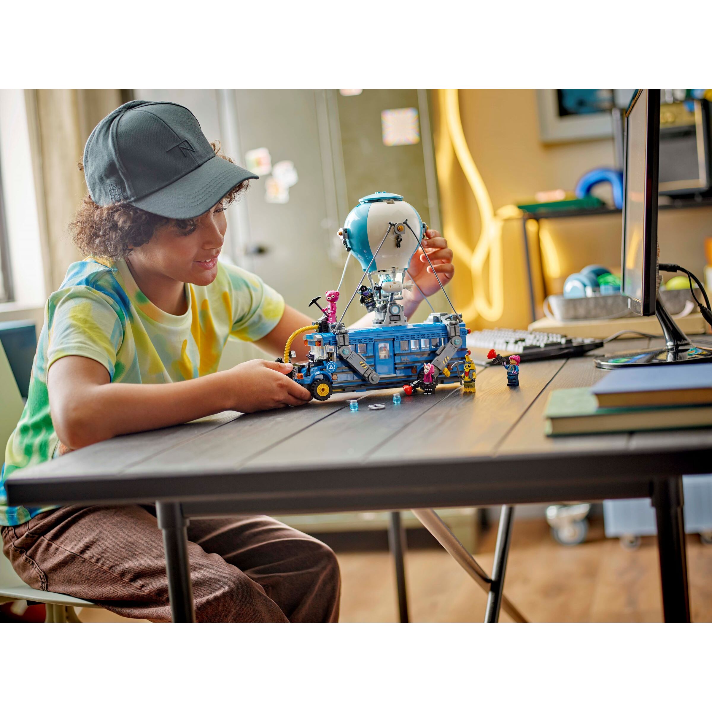 Battle Bus - Image 6