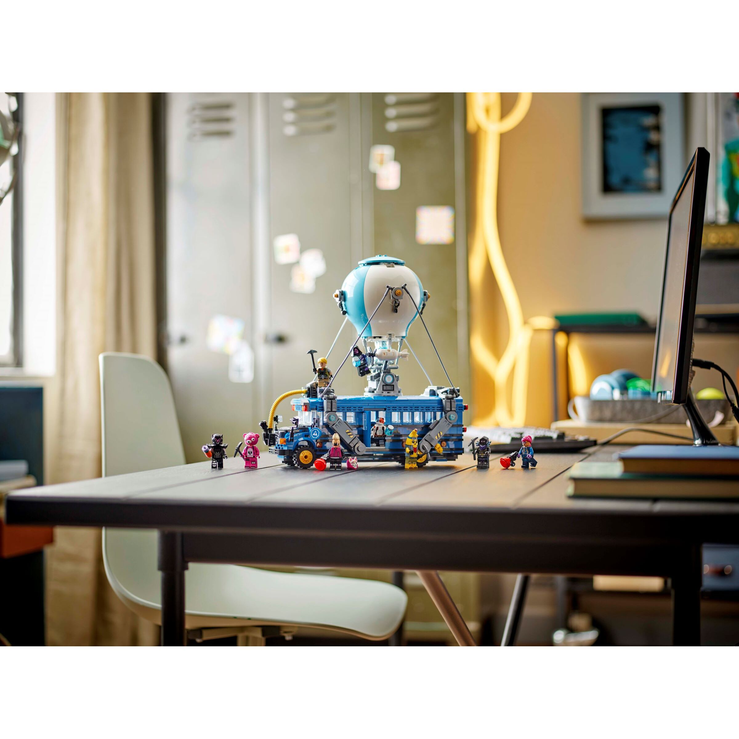 Battle Bus - Image 9