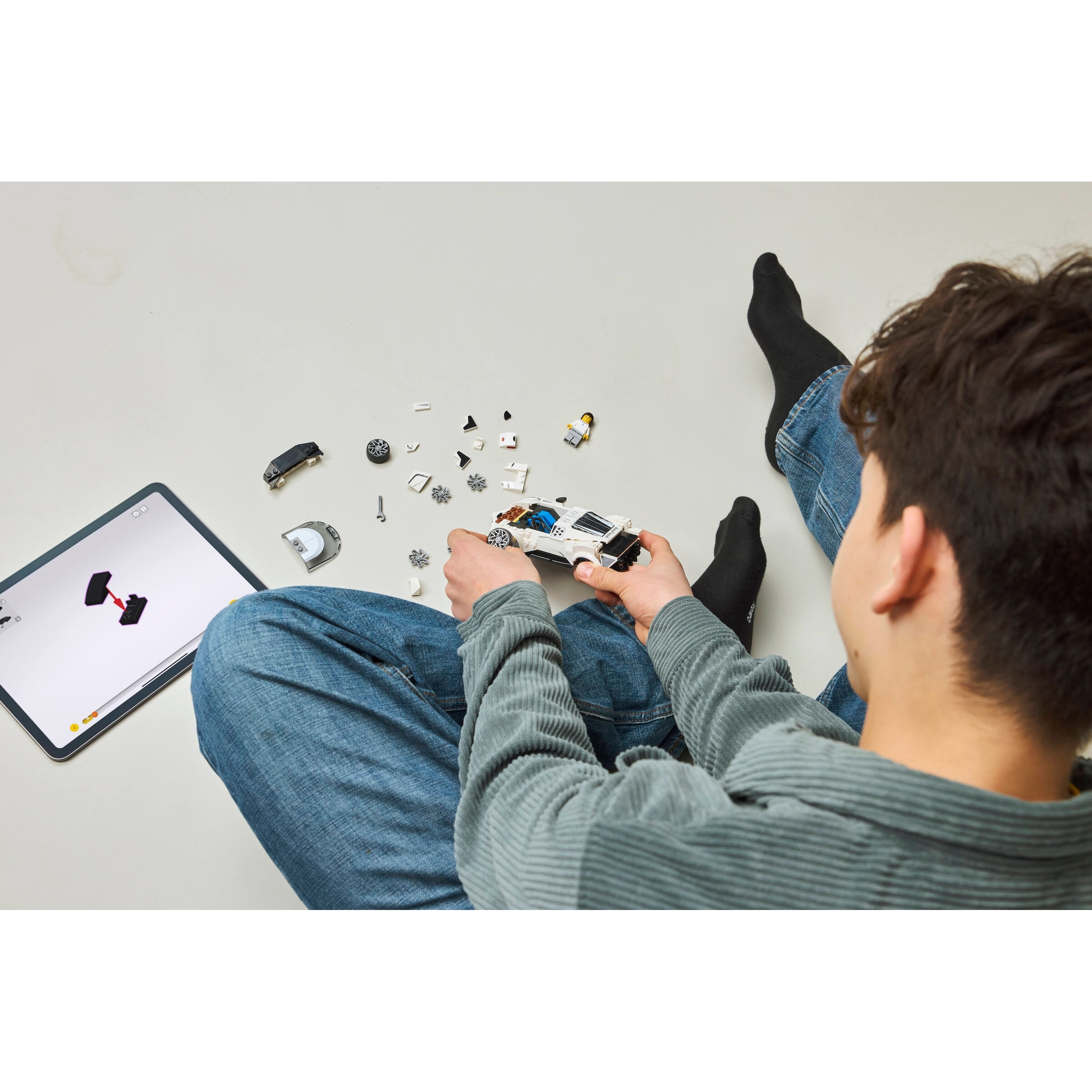 Bugatti Centodieci Hyper Sports Car - Image 9