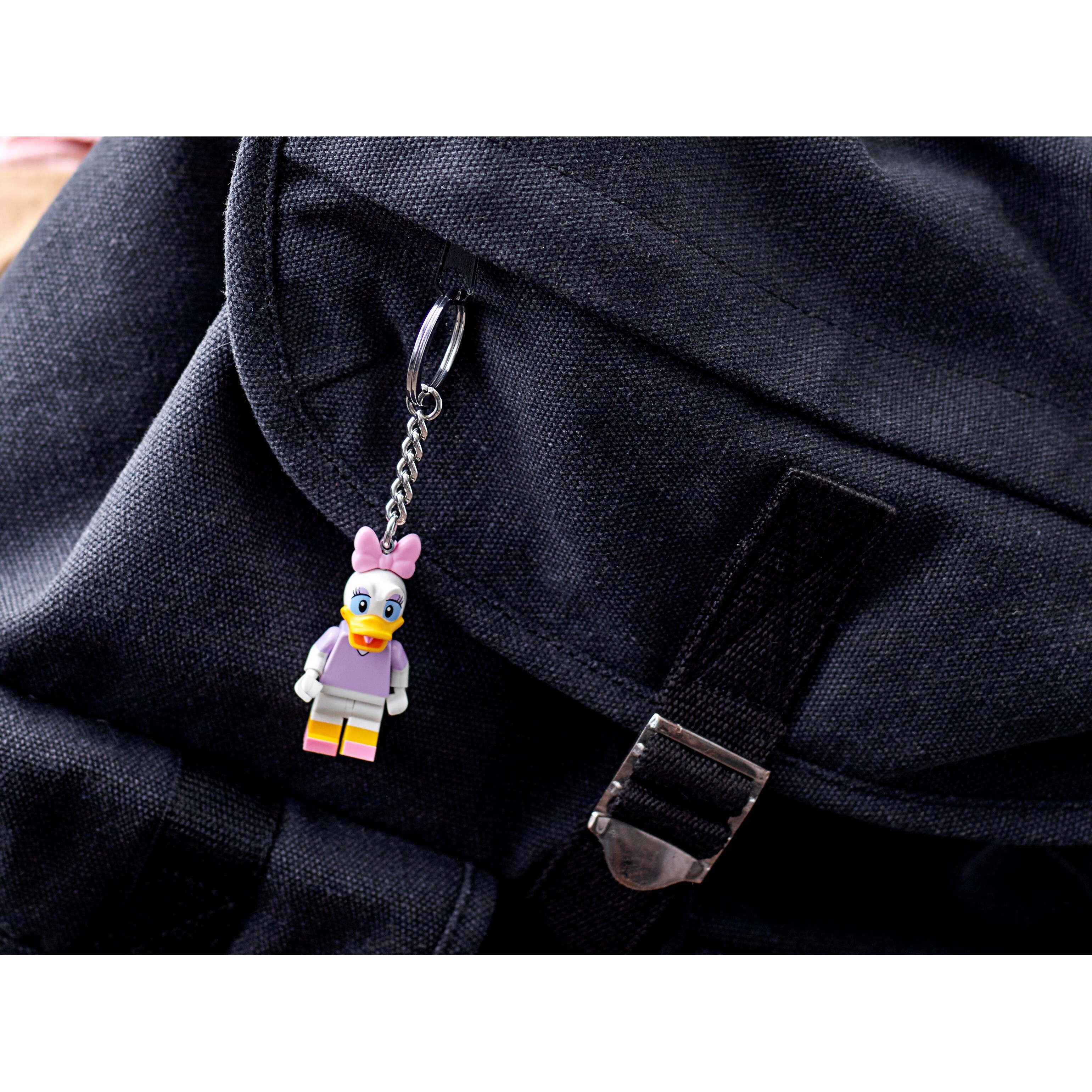 Daisy Duck Key Chain - Image 3